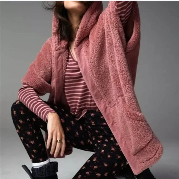 EUC Cabi Embrace Topper Size S - Picture 2 of 5